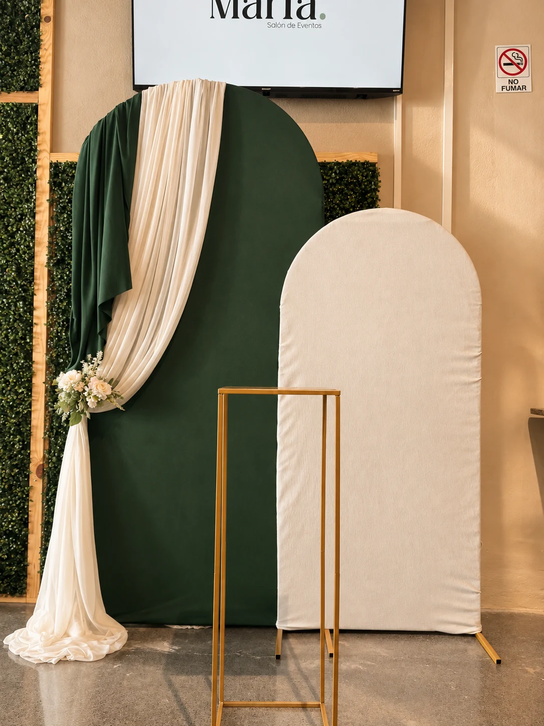Mamparas decoradas en verde y tonos claros